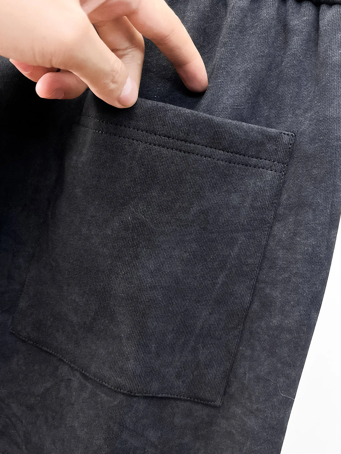 Balenciaga 🆕2026 Autumn and Winter New Arrival Casual Pants! The official website will be released simultaneously. Brand Classic LOGO casual pants, customized fabrics, excellent comfort and strong touch. Highly recognisable, perfect appearance and craftsmanship. Size:M-3XL